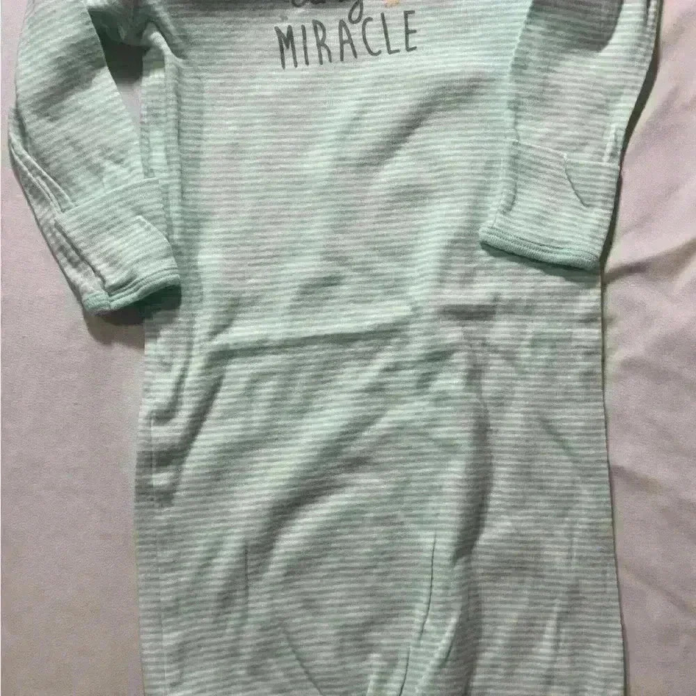 Newborn gowns never worn 0-3 months - Picture 4 of 5